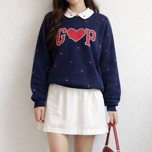 GAP Heart Sweatshirt – Navy Blue Boxy Fit Y2K Preppy Coquette Twee Sz XS